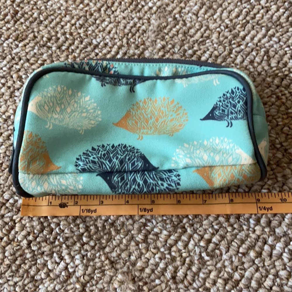 Hedgehog Cosmetic Case - Picture 6 of 7
